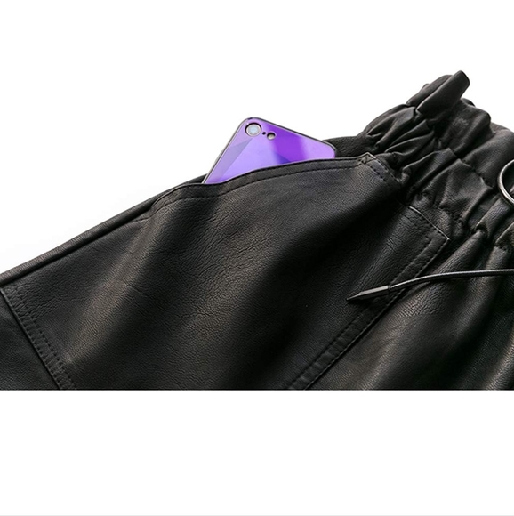 Faux Leather Black High-waisted Shorts - Picture 6 of 7